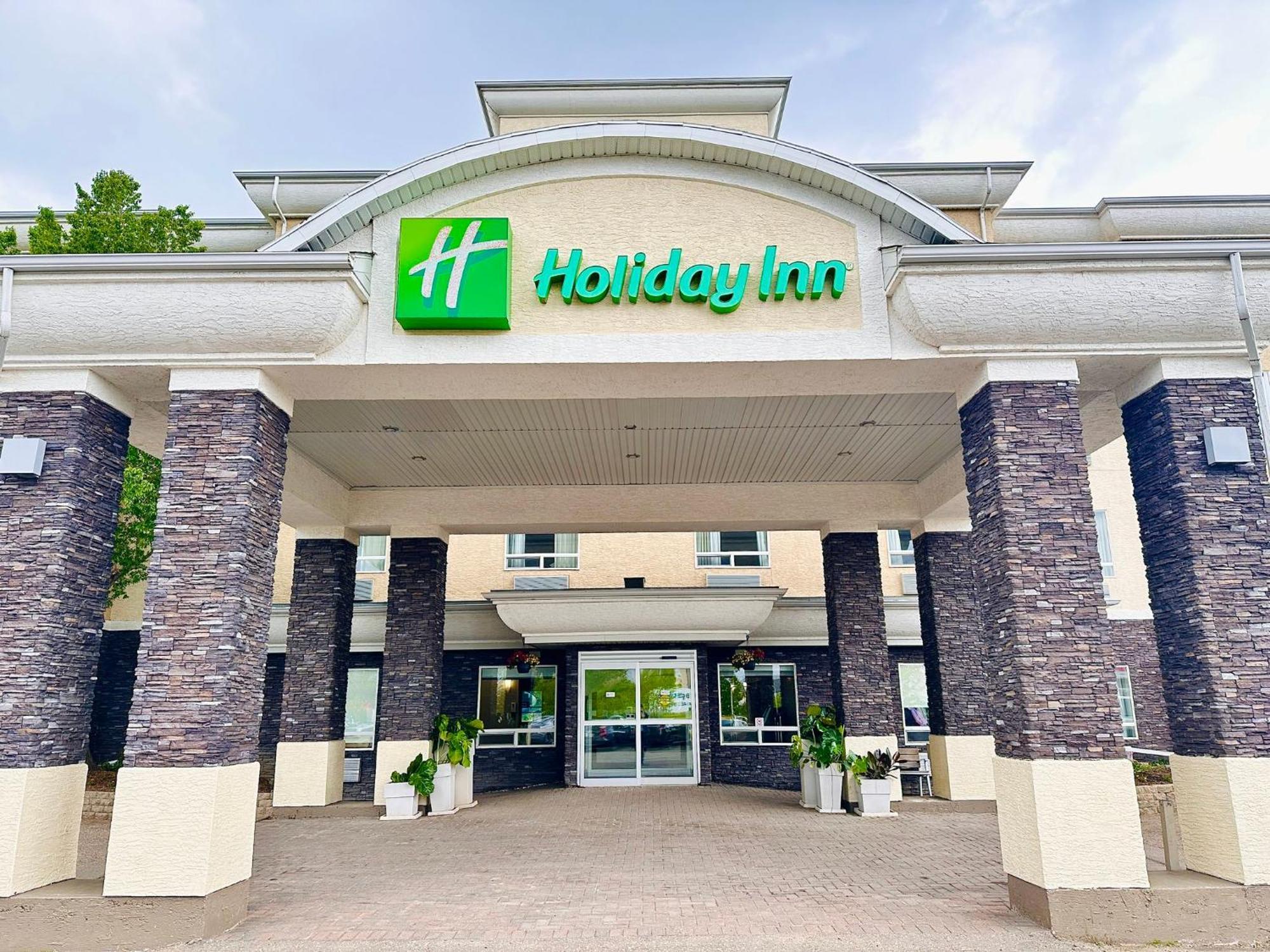 Holiday Inn Hotel & Suites Regina By Ihg Exterior photo