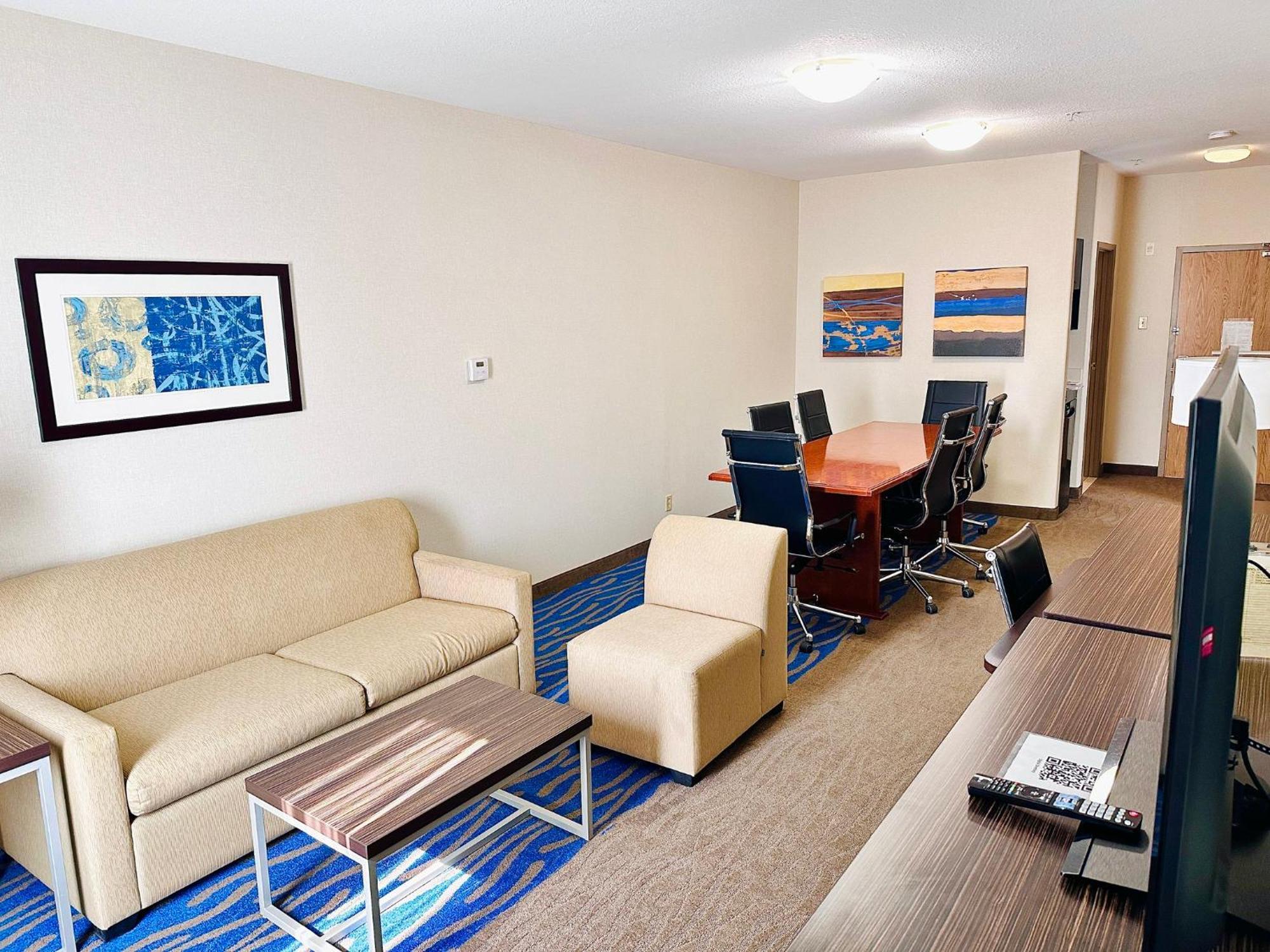 Holiday Inn Hotel & Suites Regina By Ihg Exterior photo