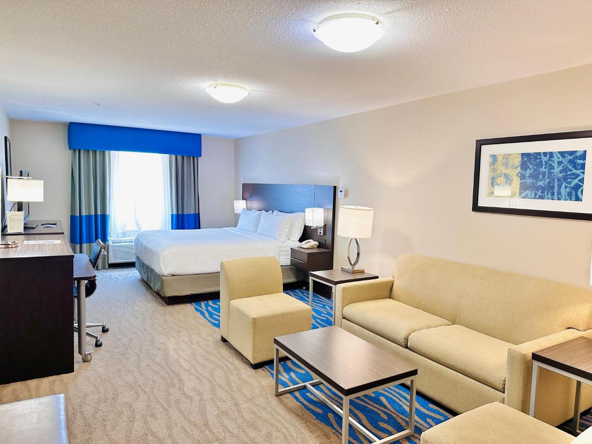 Holiday Inn Hotel & Suites Regina By Ihg Exterior photo