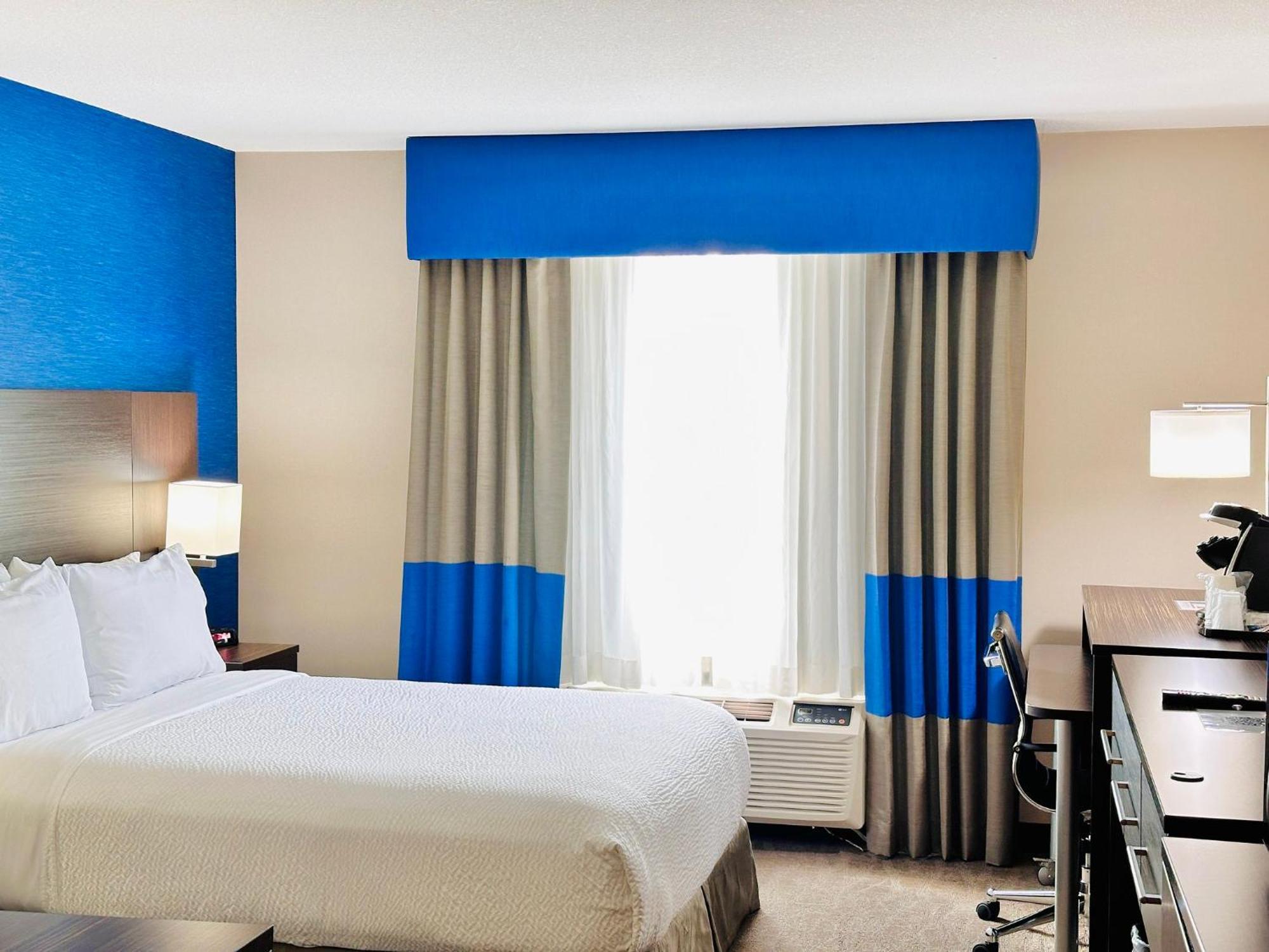 Holiday Inn Hotel & Suites Regina By Ihg Exterior photo