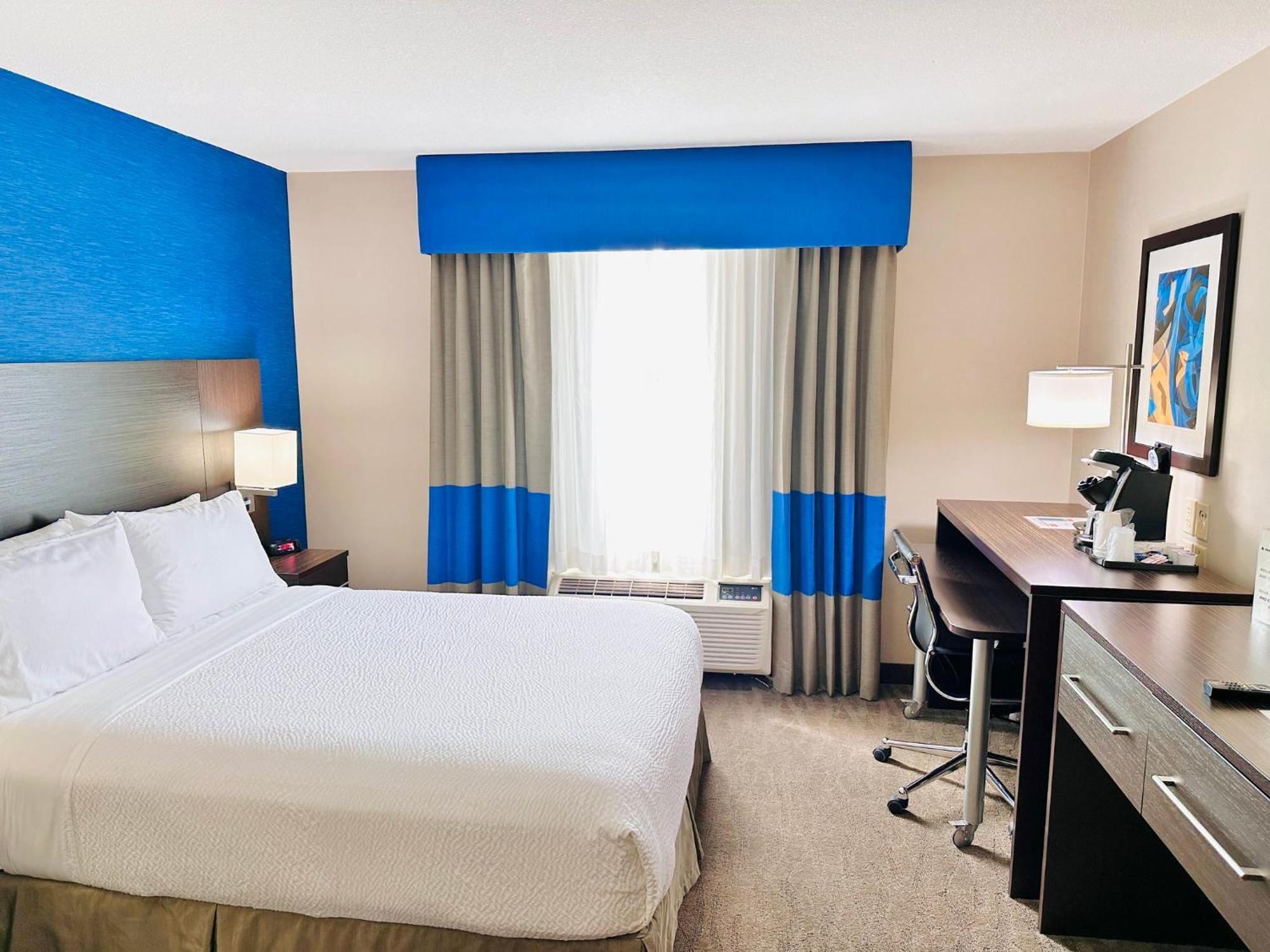 Holiday Inn Hotel & Suites Regina By Ihg Exterior photo