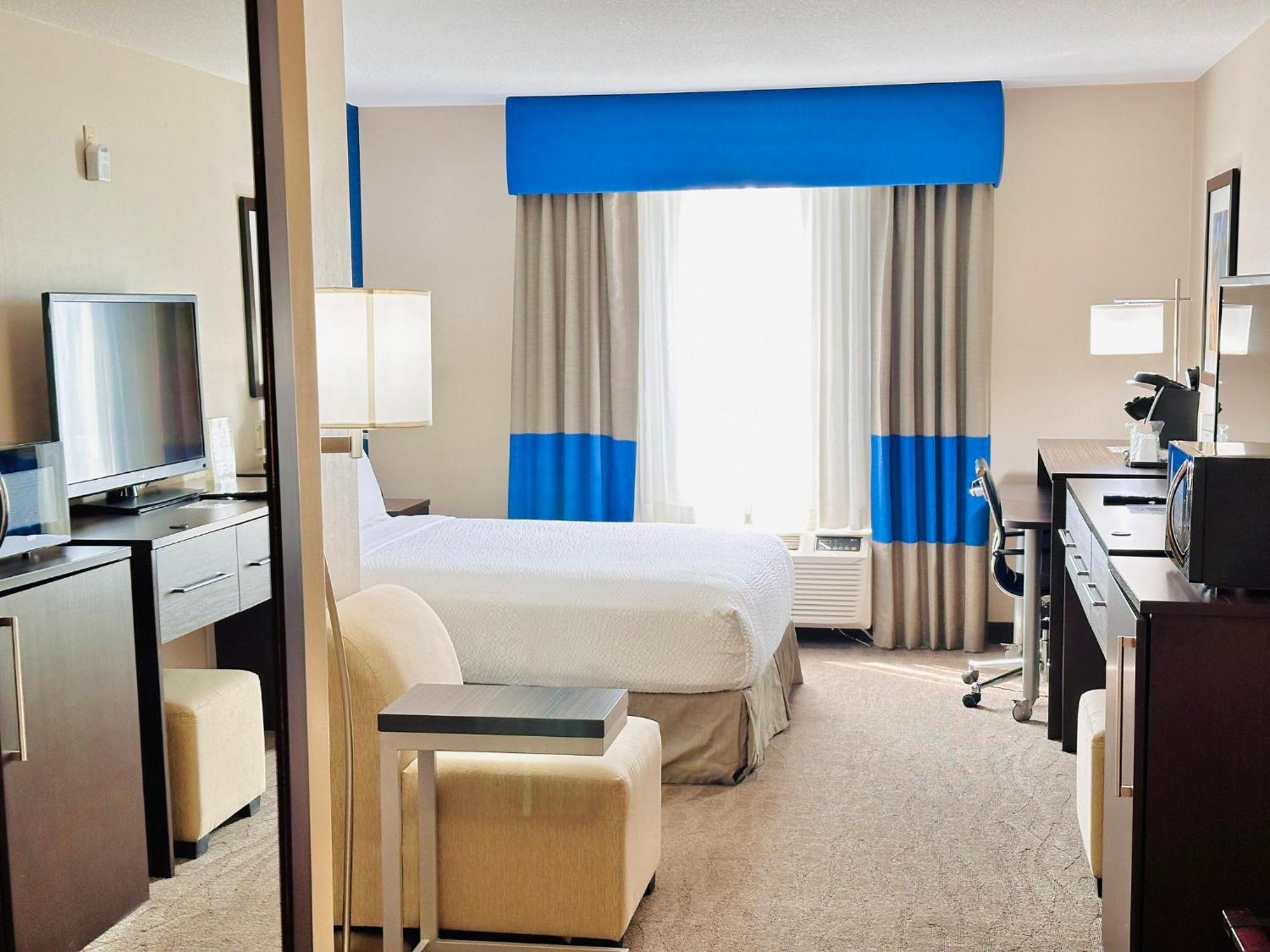 Holiday Inn Hotel & Suites Regina By Ihg Exterior photo