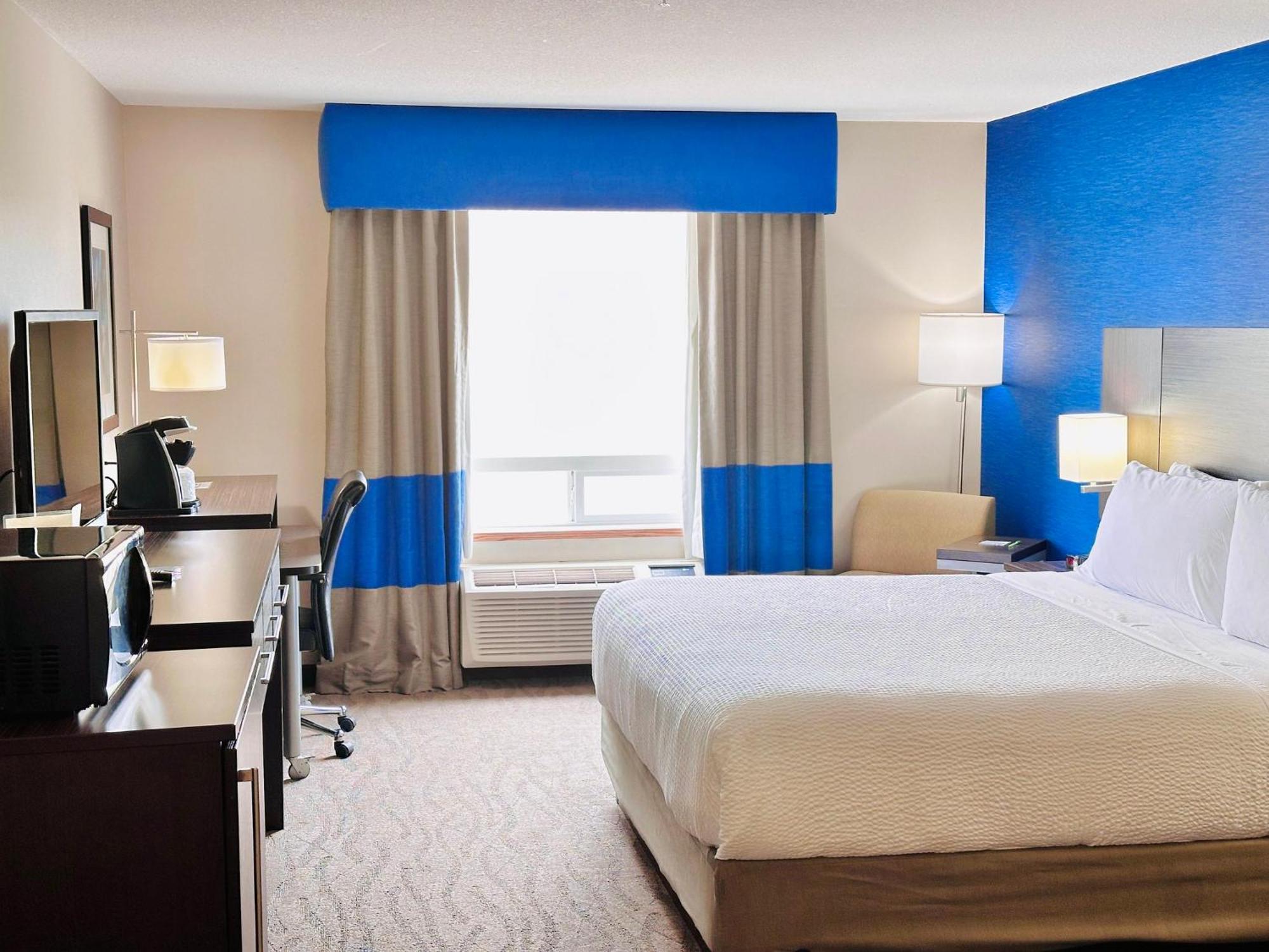 Holiday Inn Hotel & Suites Regina By Ihg Exterior photo