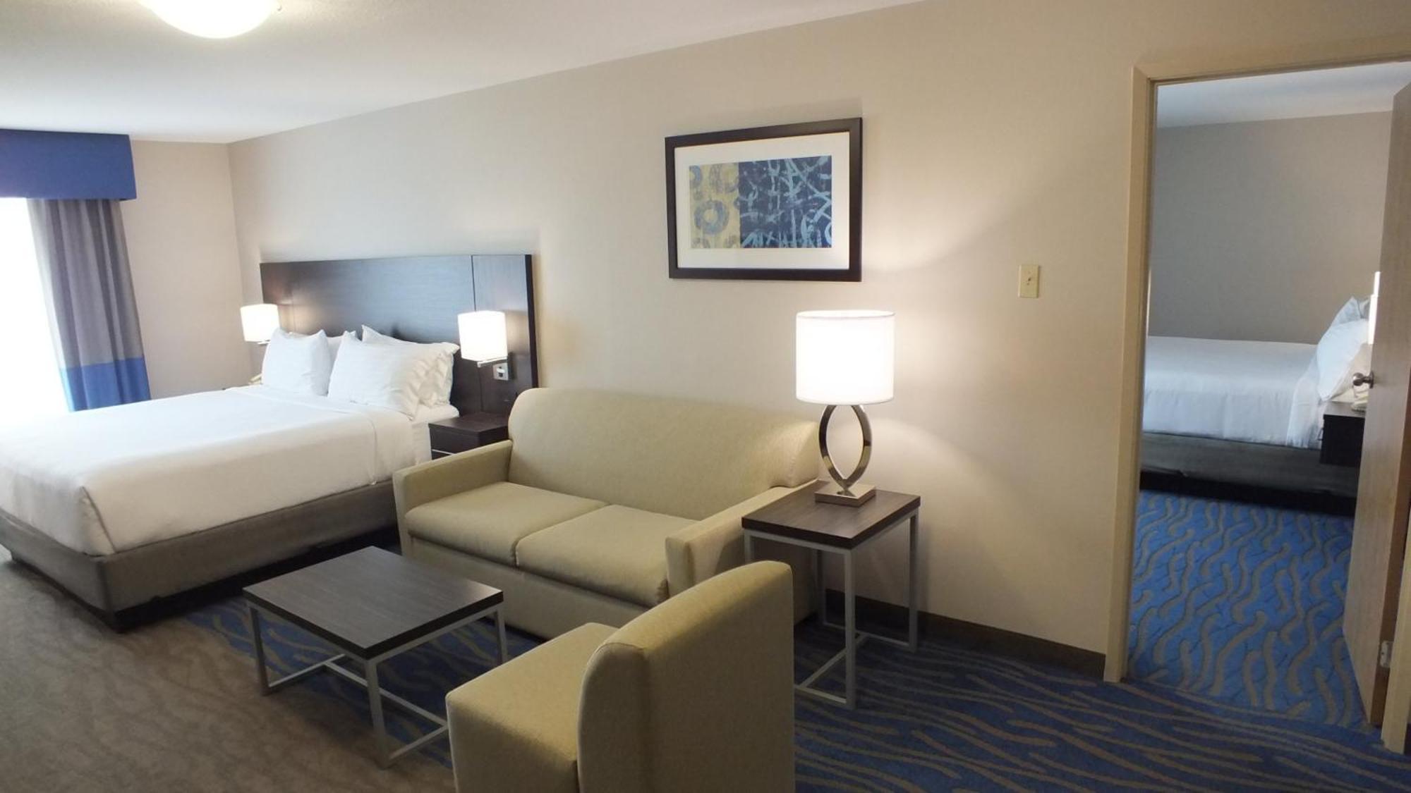 Holiday Inn Hotel & Suites Regina By Ihg Exterior photo