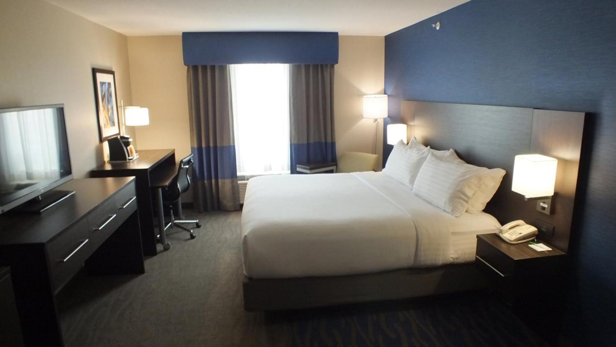 Holiday Inn Hotel & Suites Regina By Ihg Exterior photo