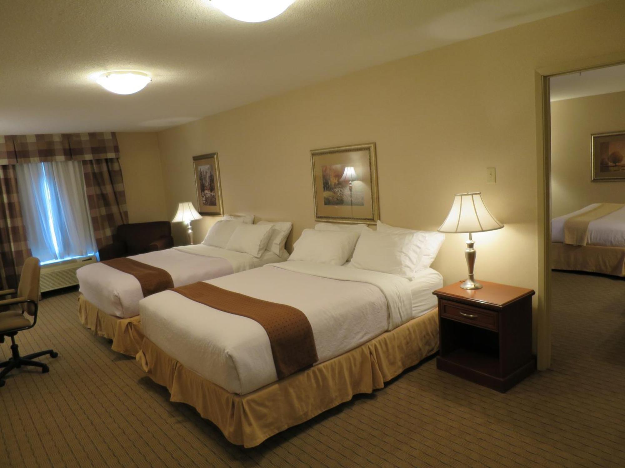 Holiday Inn Hotel & Suites Regina By Ihg Exterior photo
