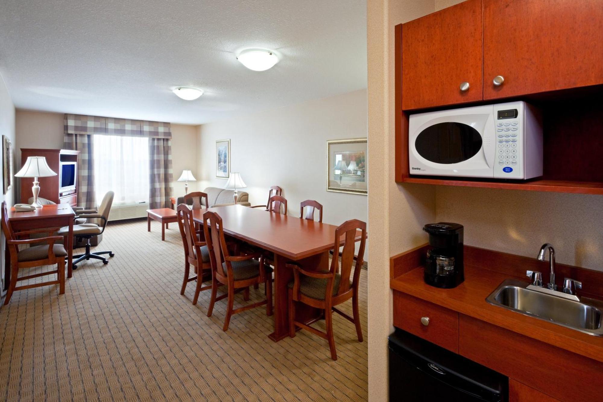 Holiday Inn Hotel & Suites Regina By Ihg Exterior photo